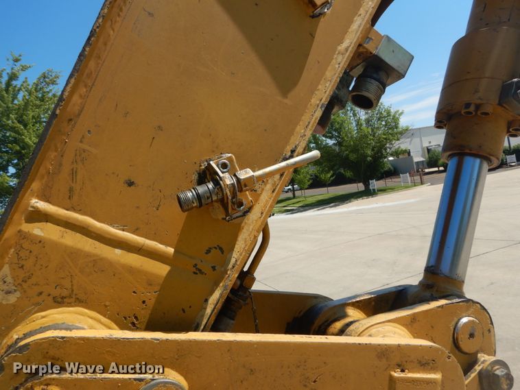 image for item IT9194 2001 Caterpillar M315  excavator