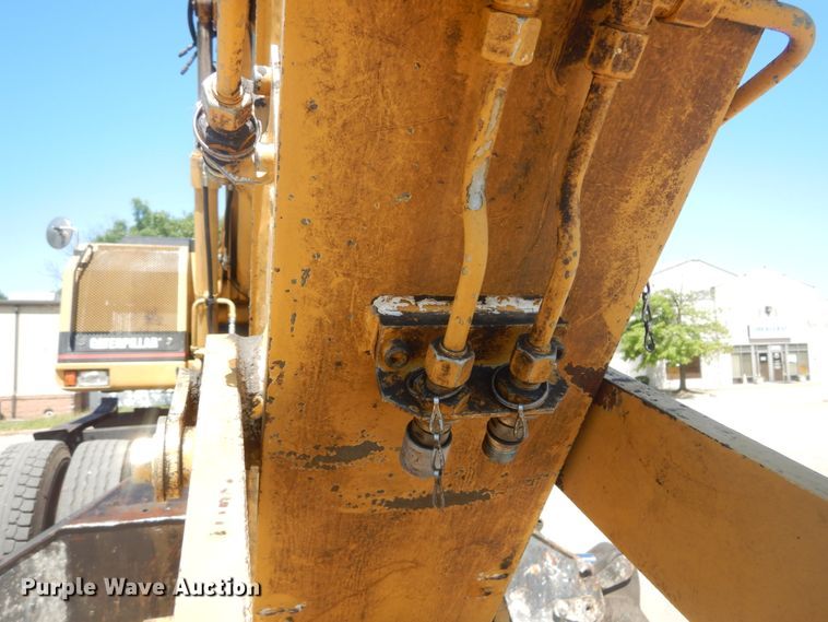 image for item IT9194 2001 Caterpillar M315  excavator