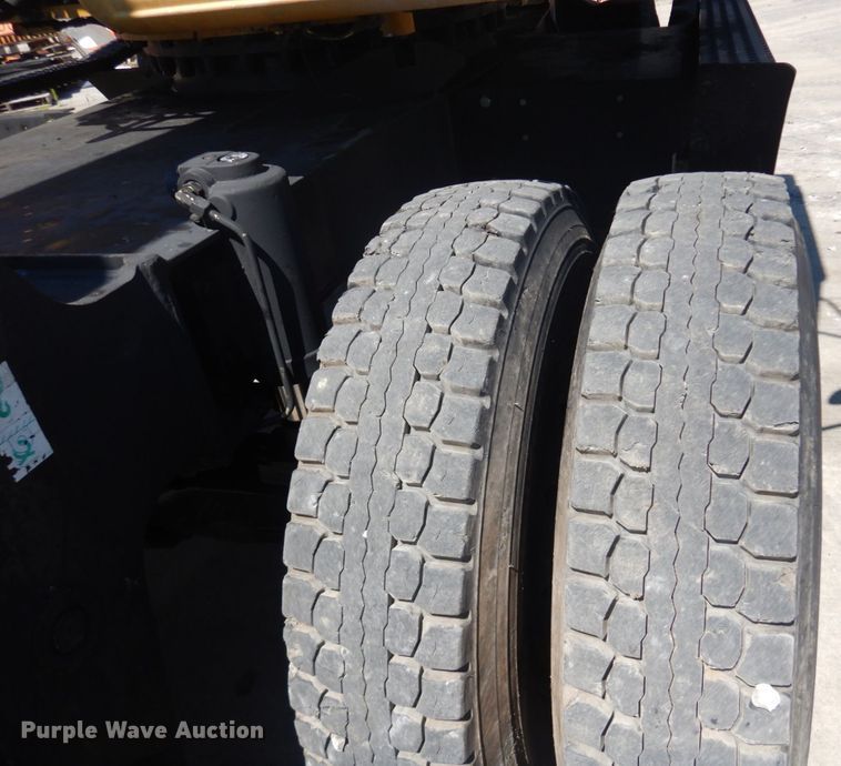 image for item IT9194 2001 Caterpillar M315  excavator