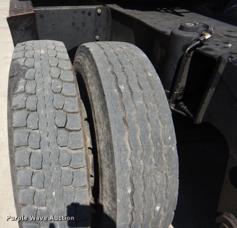 image for item IT9194 2001 Caterpillar M315  excavator