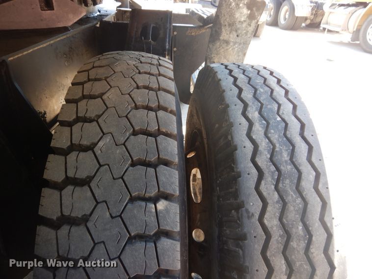 image for item IT9194 2001 Caterpillar M315  excavator