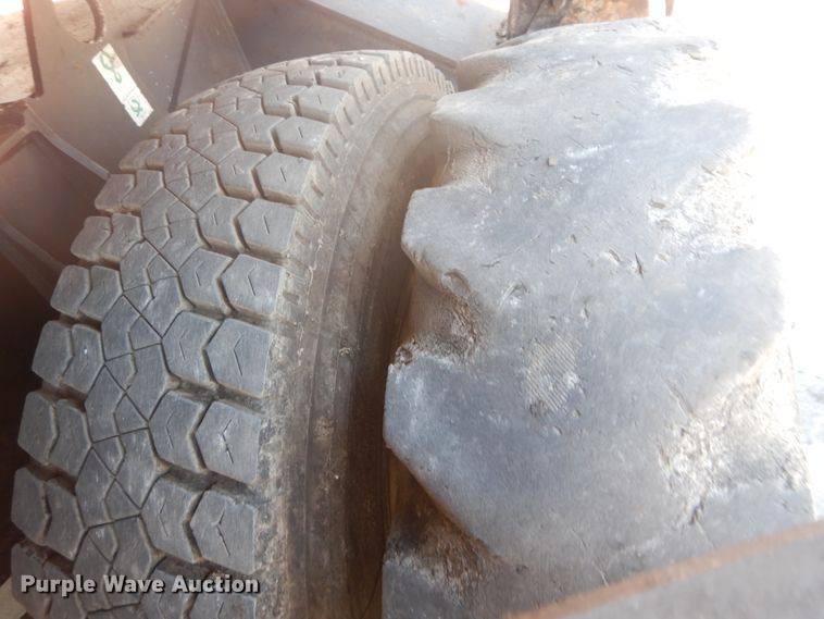 image for item IT9194 2001 Caterpillar M315  excavator