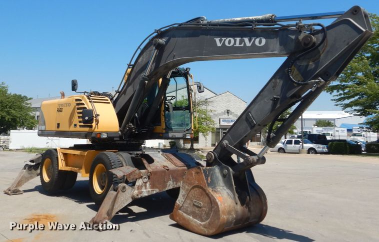 image for item IT9195 2005 Volvo EW180B  excavator