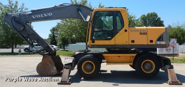 image for item IT9195 2005 Volvo EW180B  excavator