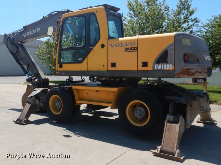 image for item IT9195 2005 Volvo EW180B  excavator
