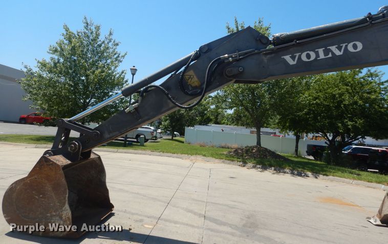 image for item IT9195 2005 Volvo EW180B  excavator
