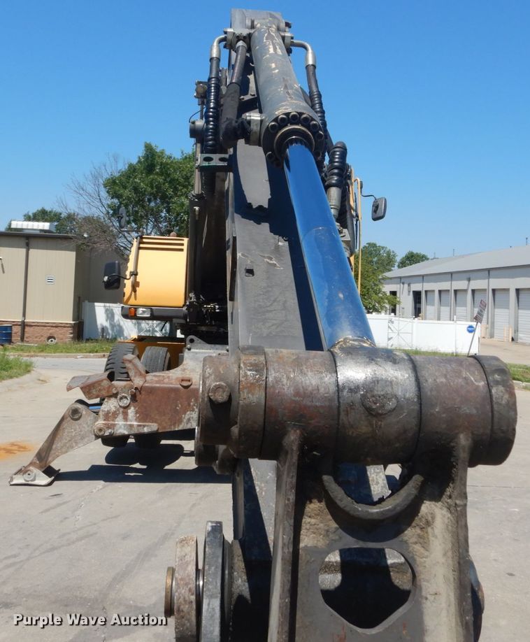 image for item IT9195 2005 Volvo EW180B  excavator