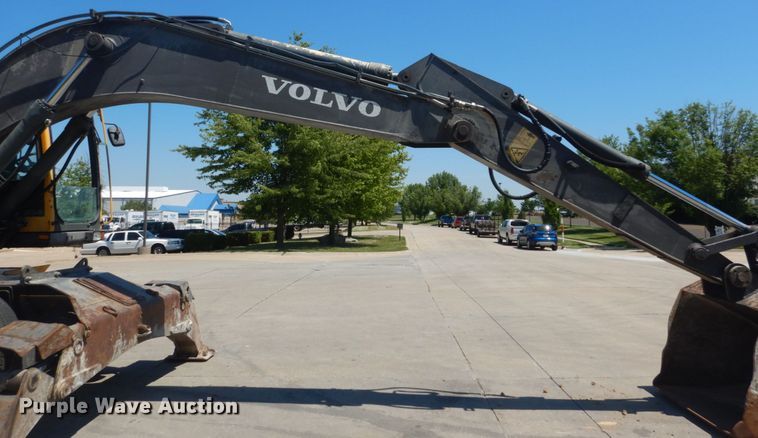 image for item IT9195 2005 Volvo EW180B  excavator