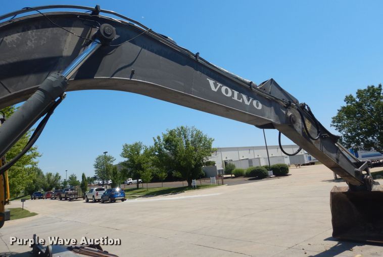 image for item IT9195 2005 Volvo EW180B  excavator
