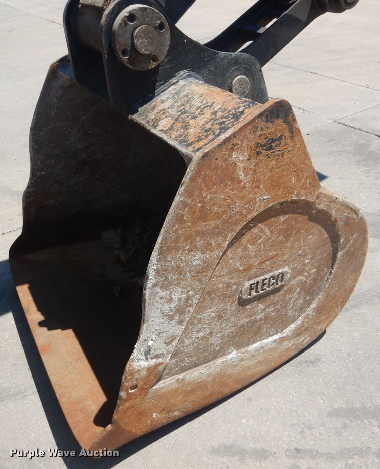 image for item IT9195 2005 Volvo EW180B  excavator