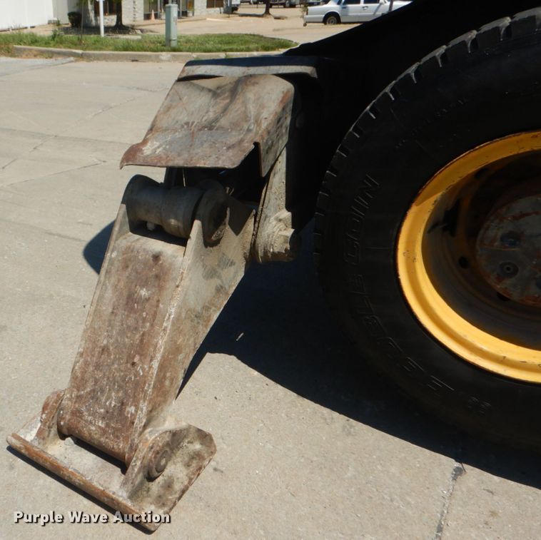 image for item IT9195 2005 Volvo EW180B  excavator