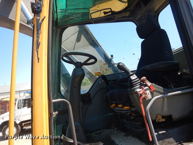 image for item IT9195 2005 Volvo EW180B  excavator