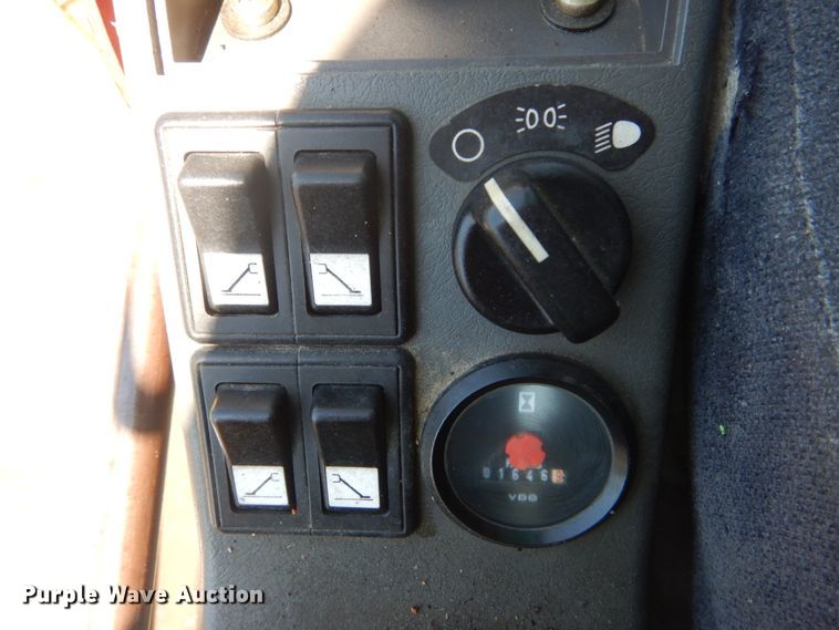 image for item IT9195 2005 Volvo EW180B  excavator