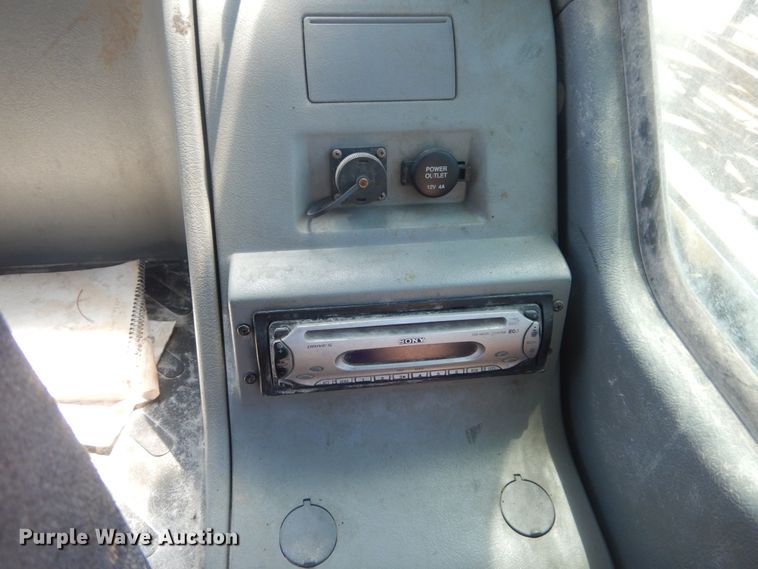 image for item IT9195 2005 Volvo EW180B  excavator