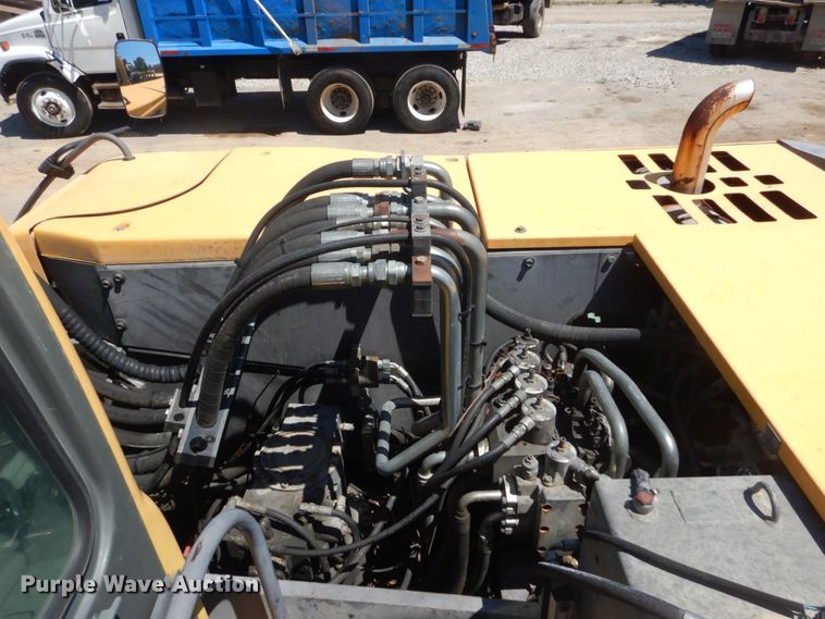 image for item IT9195 2005 Volvo EW180B  excavator