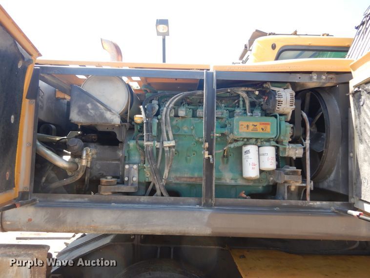 image for item IT9195 2005 Volvo EW180B  excavator