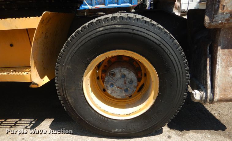 image for item IT9195 2005 Volvo EW180B  excavator