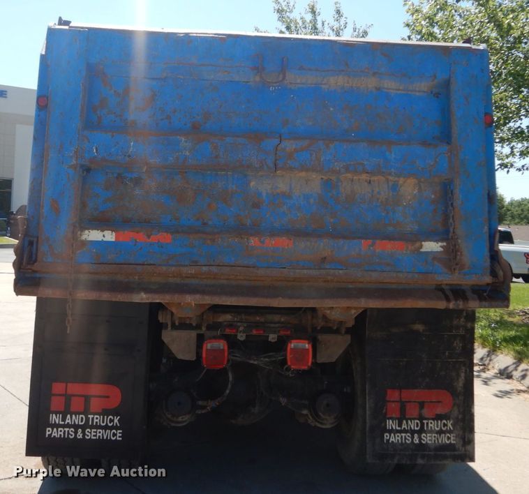 image for item IT9196 1999 Freightliner FL80  dump truck