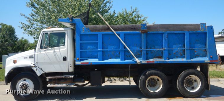 image for item IT9196 1999 Freightliner FL80  dump truck