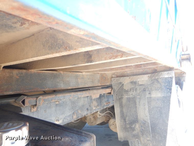 image for item IT9196 1999 Freightliner FL80  dump truck