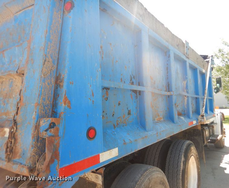 image for item IT9196 1999 Freightliner FL80  dump truck