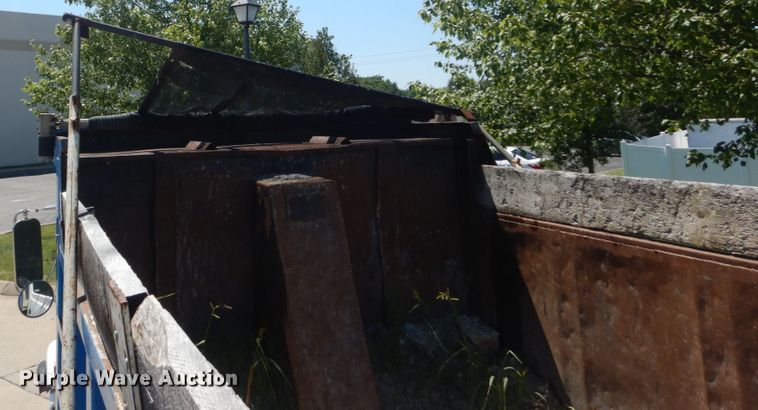 image for item IT9196 1999 Freightliner FL80  dump truck