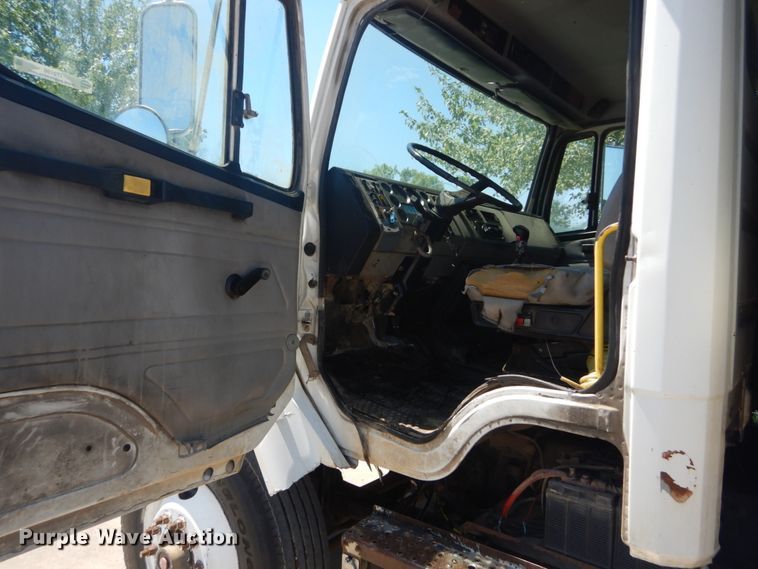 image for item IT9196 1999 Freightliner FL80  dump truck