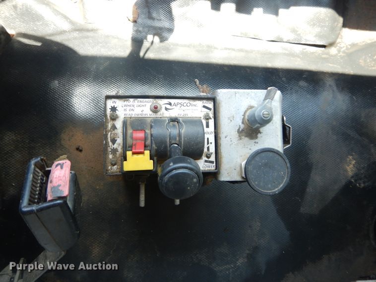 image for item IT9196 1999 Freightliner FL80  dump truck