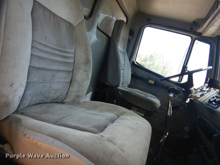 image for item IT9196 1999 Freightliner FL80  dump truck