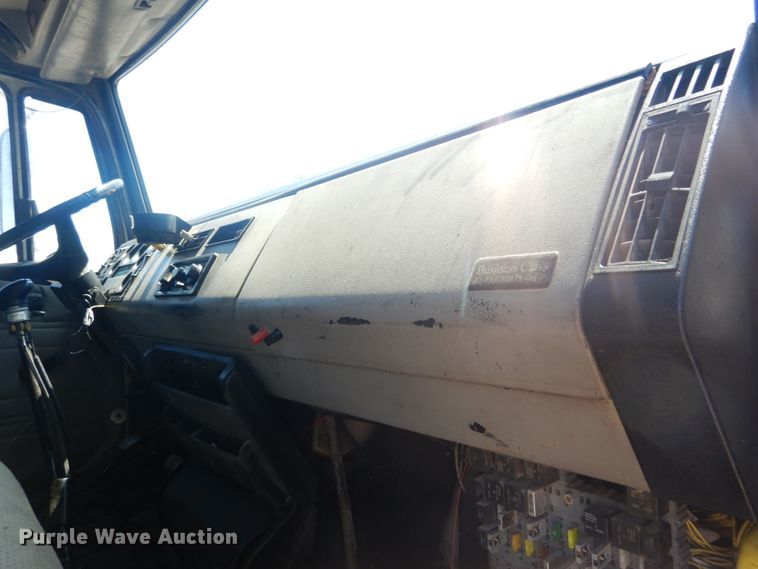 image for item IT9196 1999 Freightliner FL80  dump truck