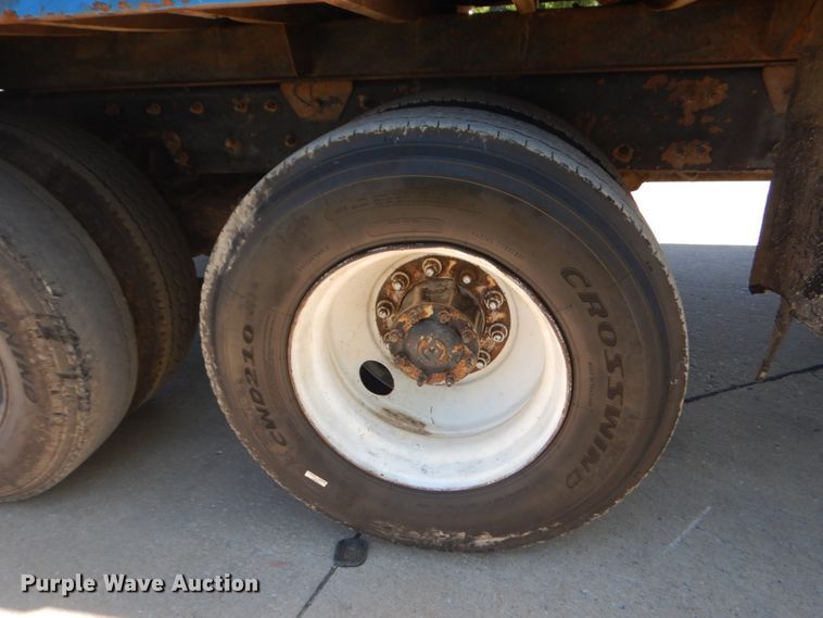 image for item IT9196 1999 Freightliner FL80  dump truck