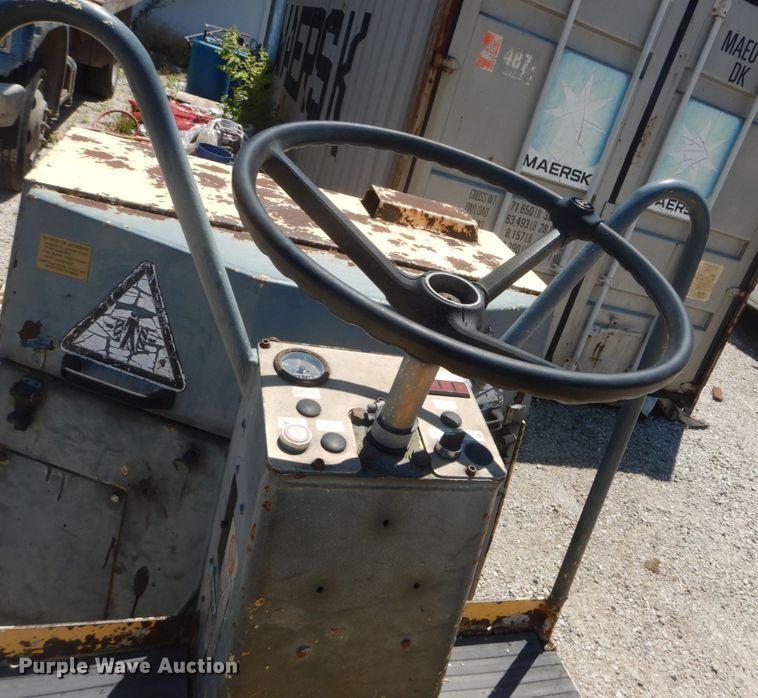 image for item IT9200 1991 Bomag BW120AD  double drum roller