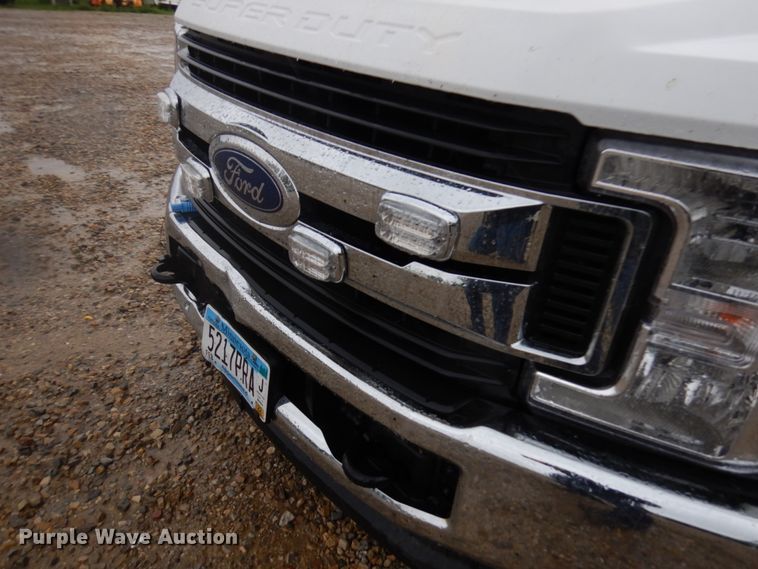 image for item IT9468 2019 Ford F550  rollback truck