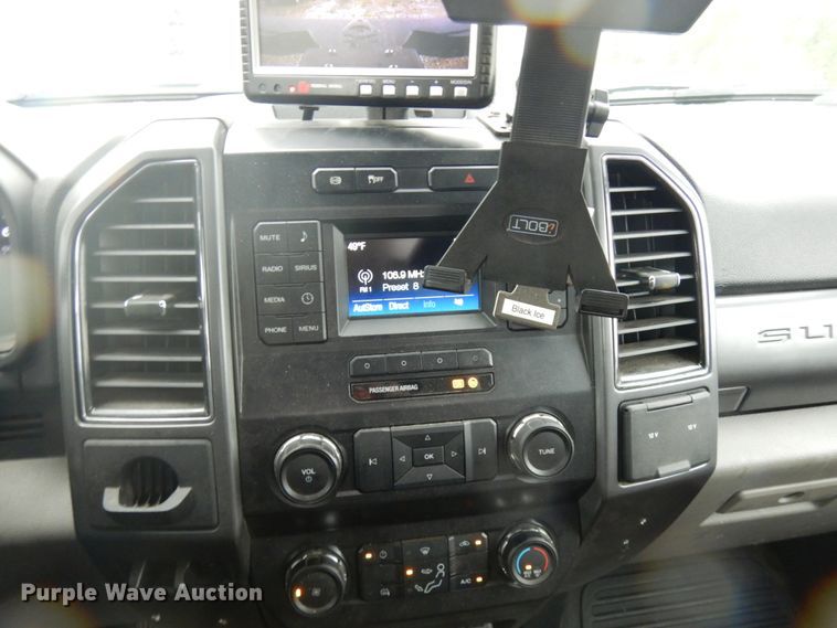 image for item IT9468 2019 Ford F550  rollback truck