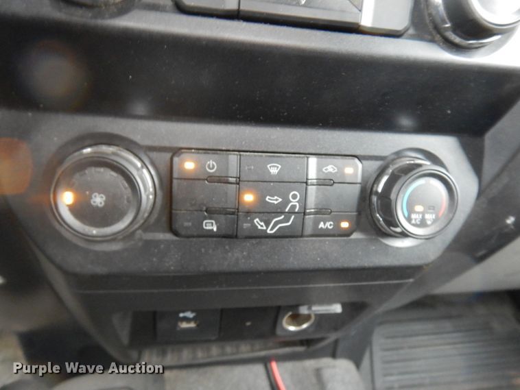 image for item IT9468 2019 Ford F550  rollback truck