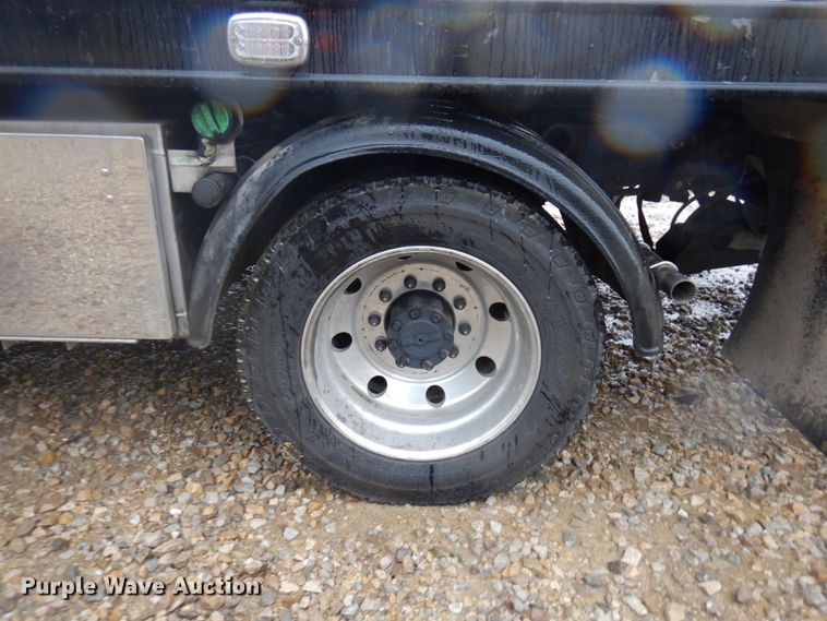 image for item IT9468 2019 Ford F550  rollback truck