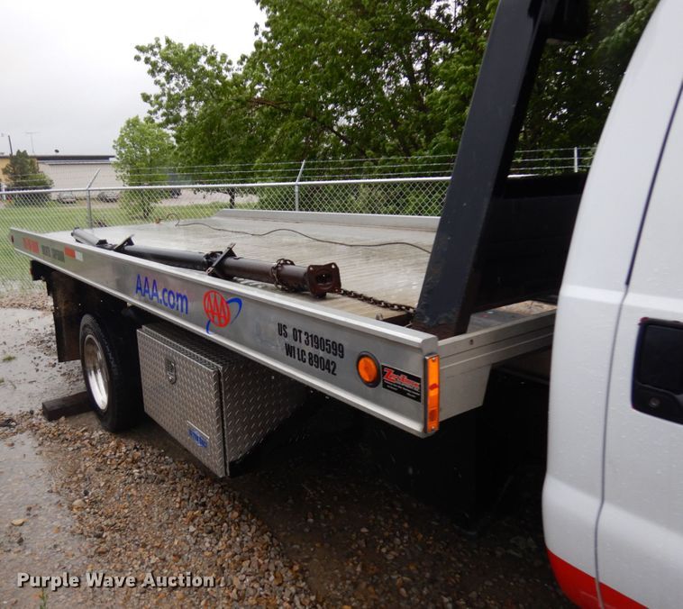 image for item IT9469 2008 Ford F550  rollback truck