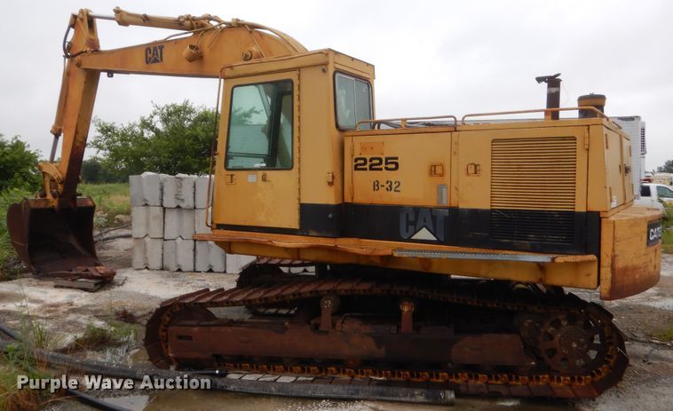 image for item IT9511 1979 Caterpillar 225  excavator