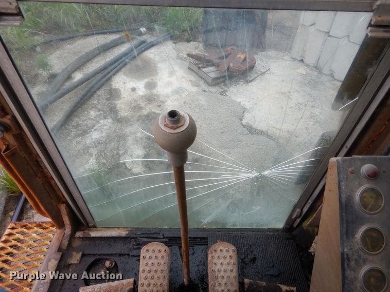 image for item IT9511 1979 Caterpillar 225  excavator