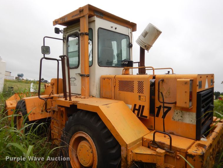 image for item IT9512 1993 Hyundai HL17  wheel loader