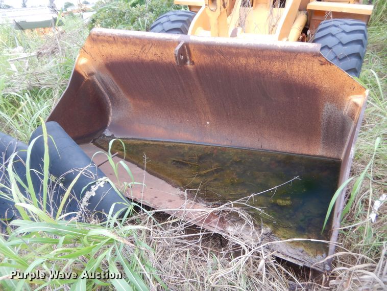 image for item IT9512 1993 Hyundai HL17  wheel loader