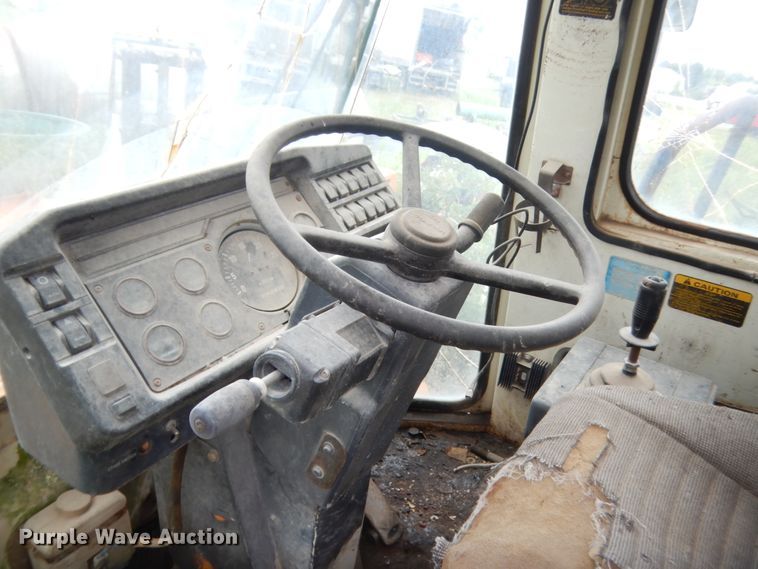 image for item IT9512 1993 Hyundai HL17  wheel loader