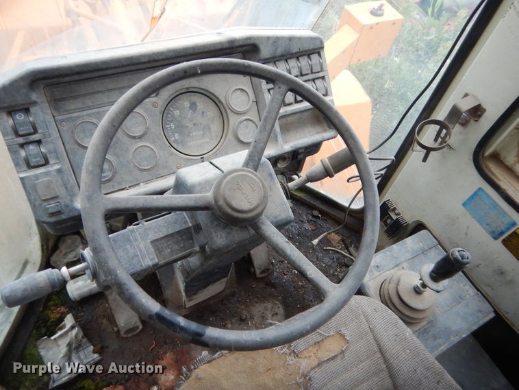 image for item IT9512 1993 Hyundai HL17  wheel loader