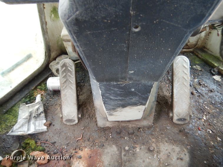 image for item IT9512 1993 Hyundai HL17  wheel loader