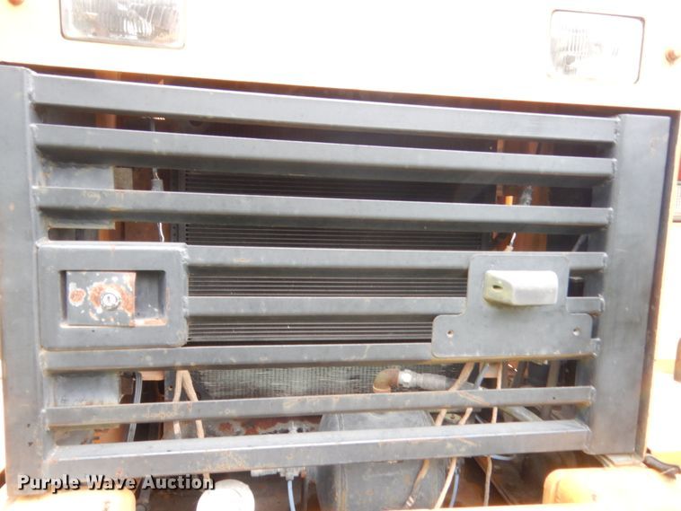 image for item IT9512 1993 Hyundai HL17  wheel loader