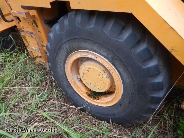 image for item IT9512 1993 Hyundai HL17  wheel loader