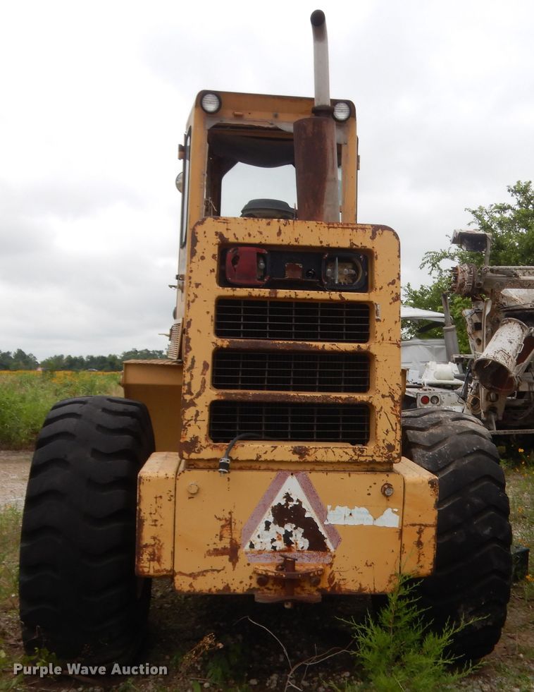 image for item IT9513 1982 Ford A66  wheel loader