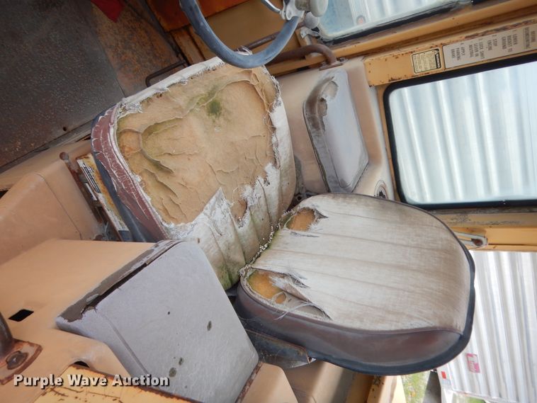 image for item IT9513 1982 Ford A66  wheel loader