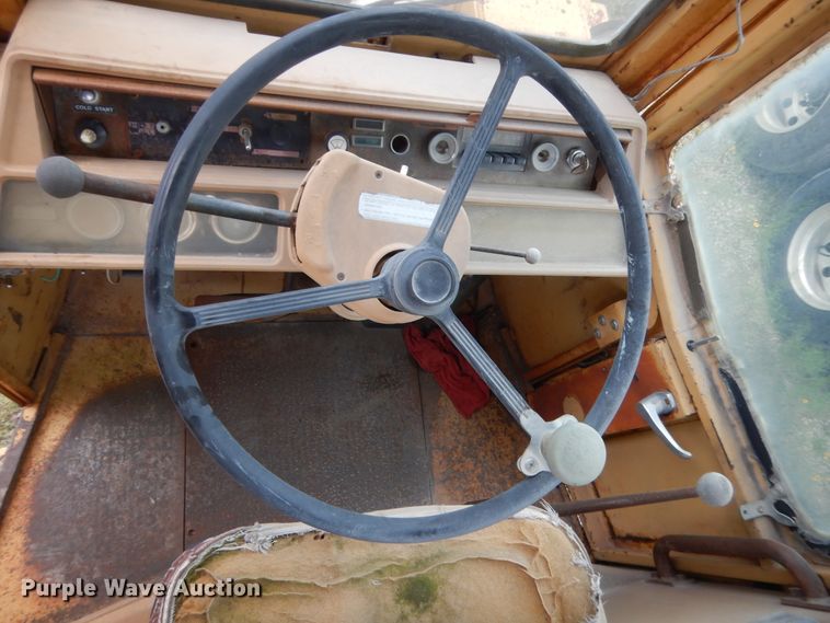 image for item IT9513 1982 Ford A66  wheel loader