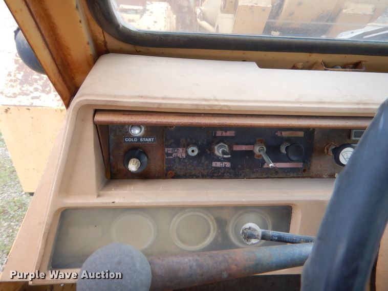 image for item IT9513 1982 Ford A66  wheel loader